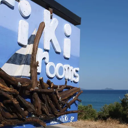 Tiki Rooms Μαραθόκαμπος Εξωτερικό φωτογραφία