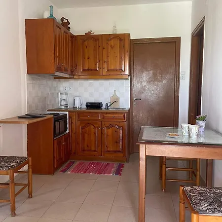 Tiki Rooms Μαραθόκαμπος Εξωτερικό φωτογραφία