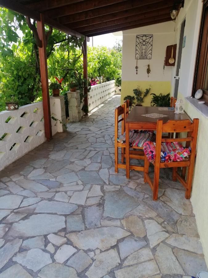 Apartment Tiki Marathokampos